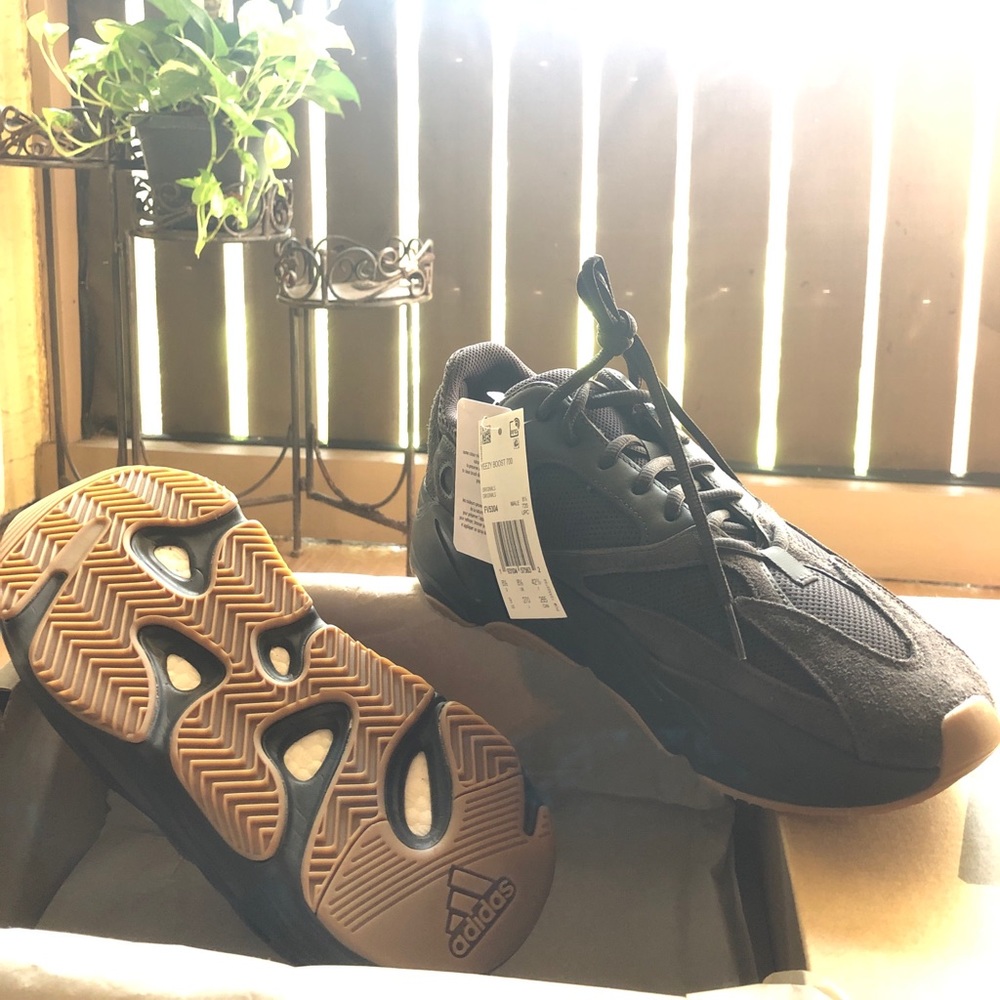 Yeezy Boost 700